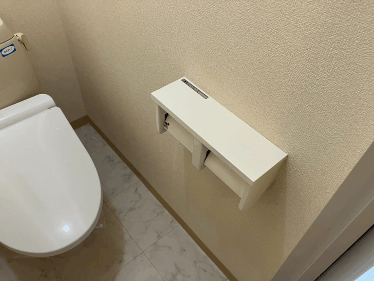 宝塚市中山台の空室丸ごとクリーニング トイレを清掃した様子