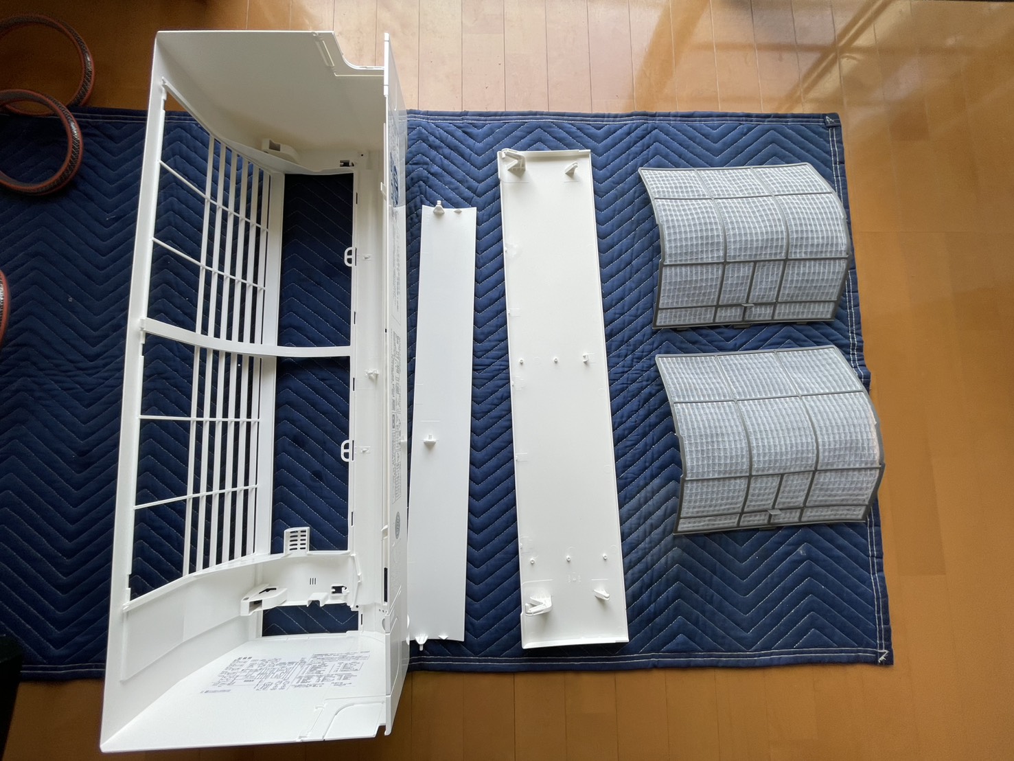 宝塚市高司のエアコンクリーニング 日立RAS-AJ22N 外装パーツアフター