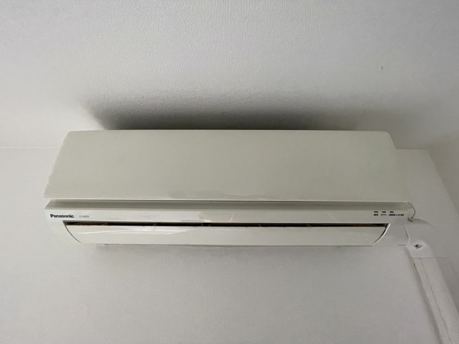 宝塚市中筋のエアコンクリーニング Panasonic CS-222CF-Wのエアコン本体