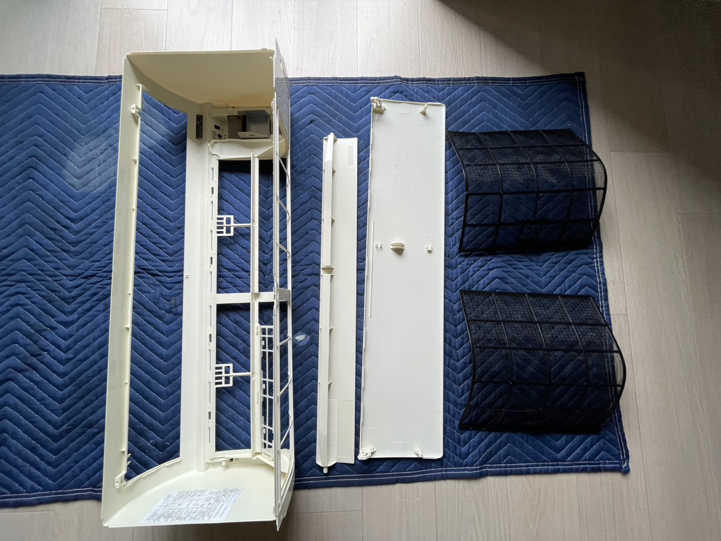 宝塚市中筋のエアコンクリーニング 外装パーツアフター Panasonic CS-222CF-W