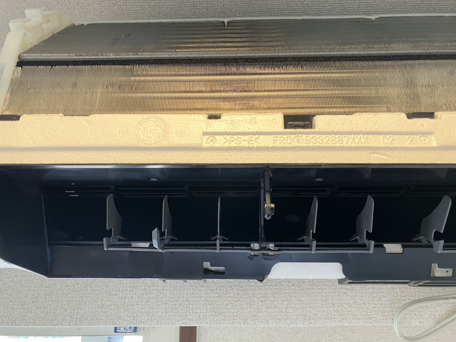 宝塚市山手台のエアコンクリーニング 吹き出し口アフター 富士通AS-J40D-W
