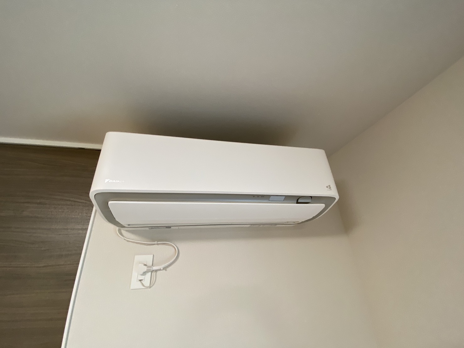 伊丹市池尻のエアコンクリーニング ダイキンF564ATAP-Wのエアコン本体