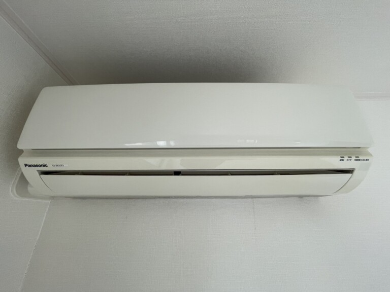 伊丹市池尻でエアコンクリーニング｜寝室の壁掛けエアコンを内部洗浄｜伊丹市のエアコンクリーニング施工事例