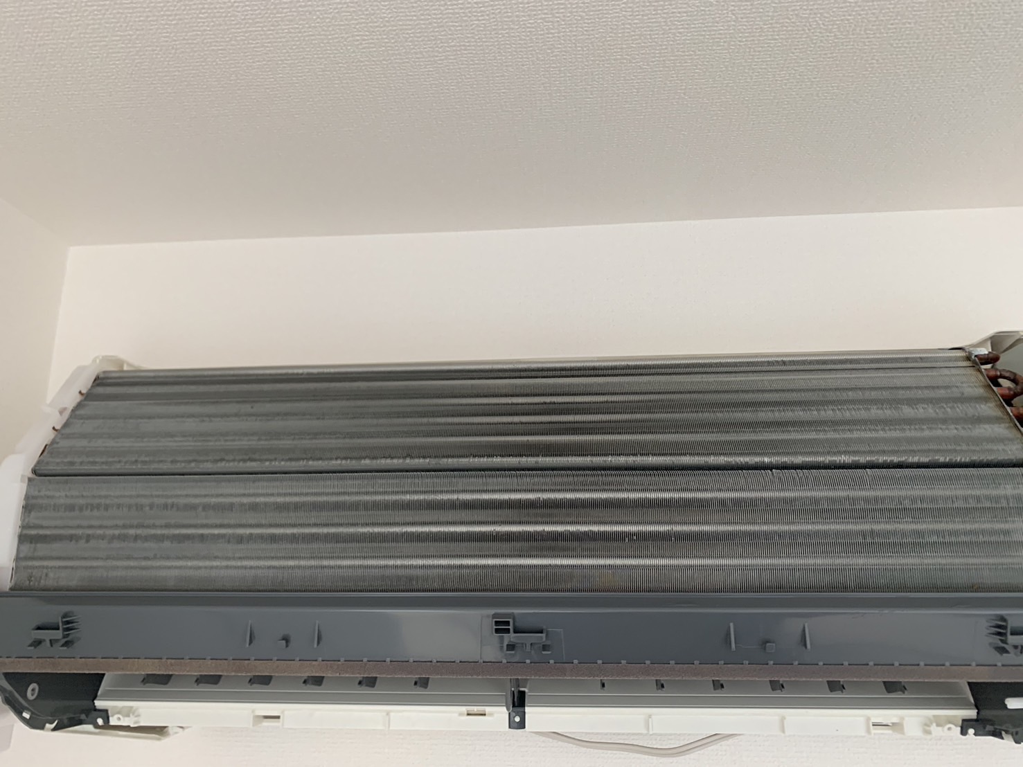 宝塚市中山五月台のエアコンクリーニング 熱交換器ビフォー