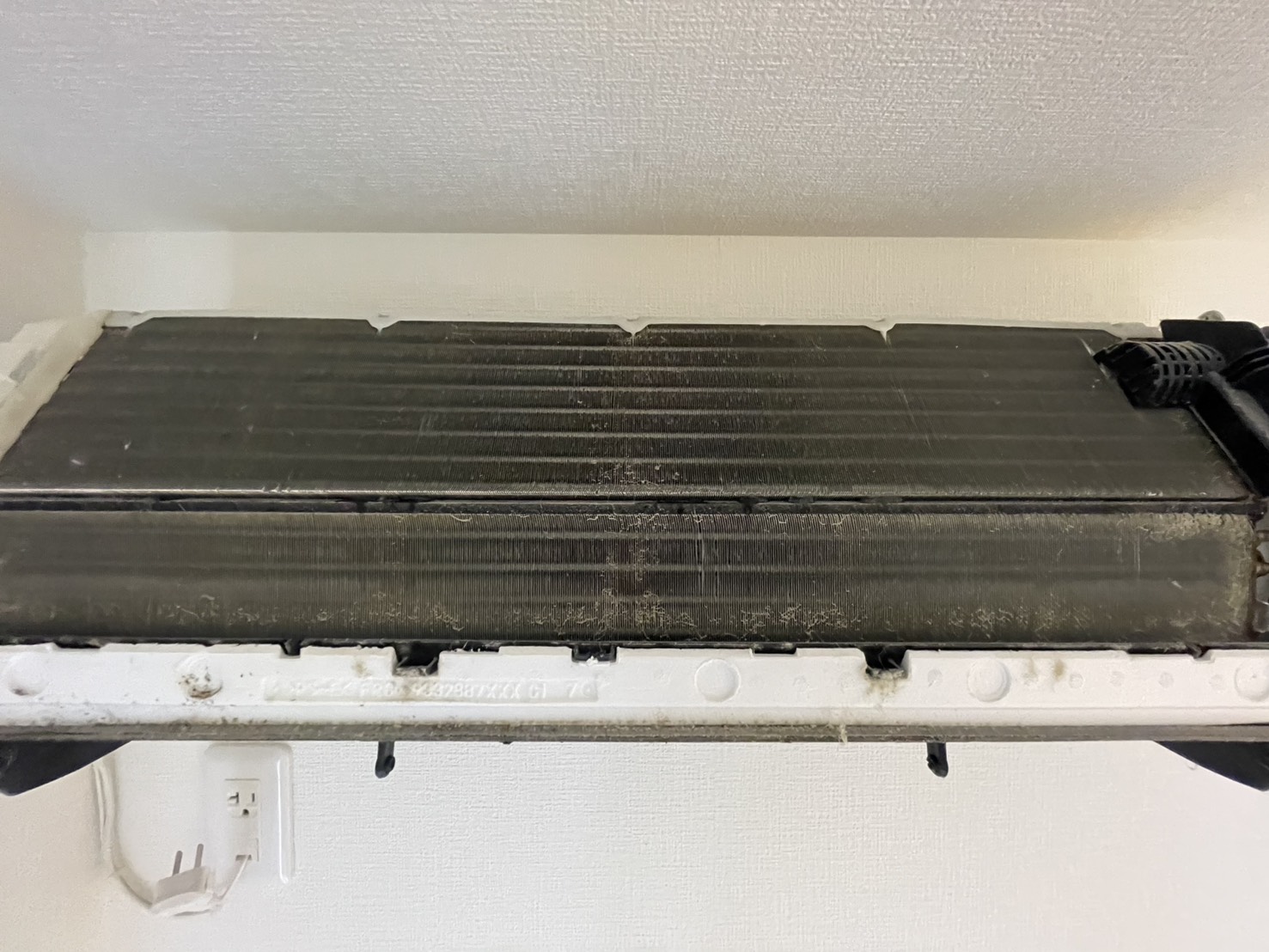 宝塚市末成町のエアコンクリーニング 熱交換器ビフォー 富士通ゼネラル AS-AH361L