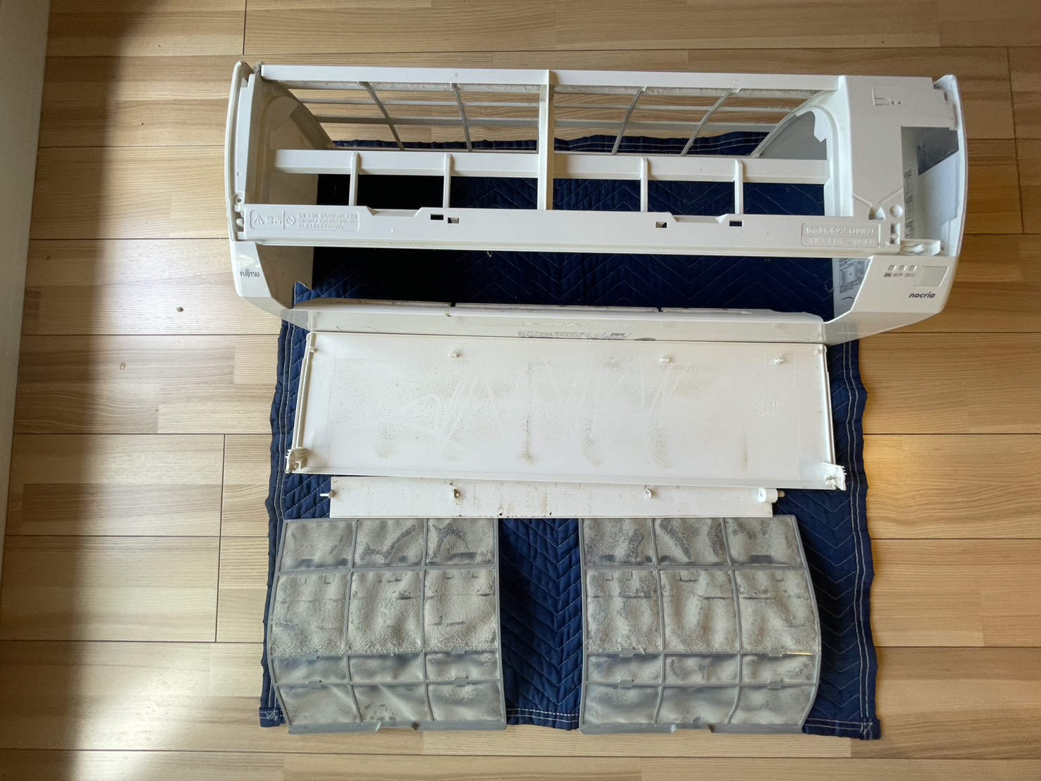 宝塚市末成町のエアコンクリーニング 外装パーツビフォー 富士通ゼネラル AS-AH361L