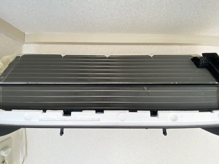 エアコンクリーニングを川西市南花屋敷で実施|リビングの壁掛けエアコンを内部洗浄|川西市のエアコンクリーニング施工事例