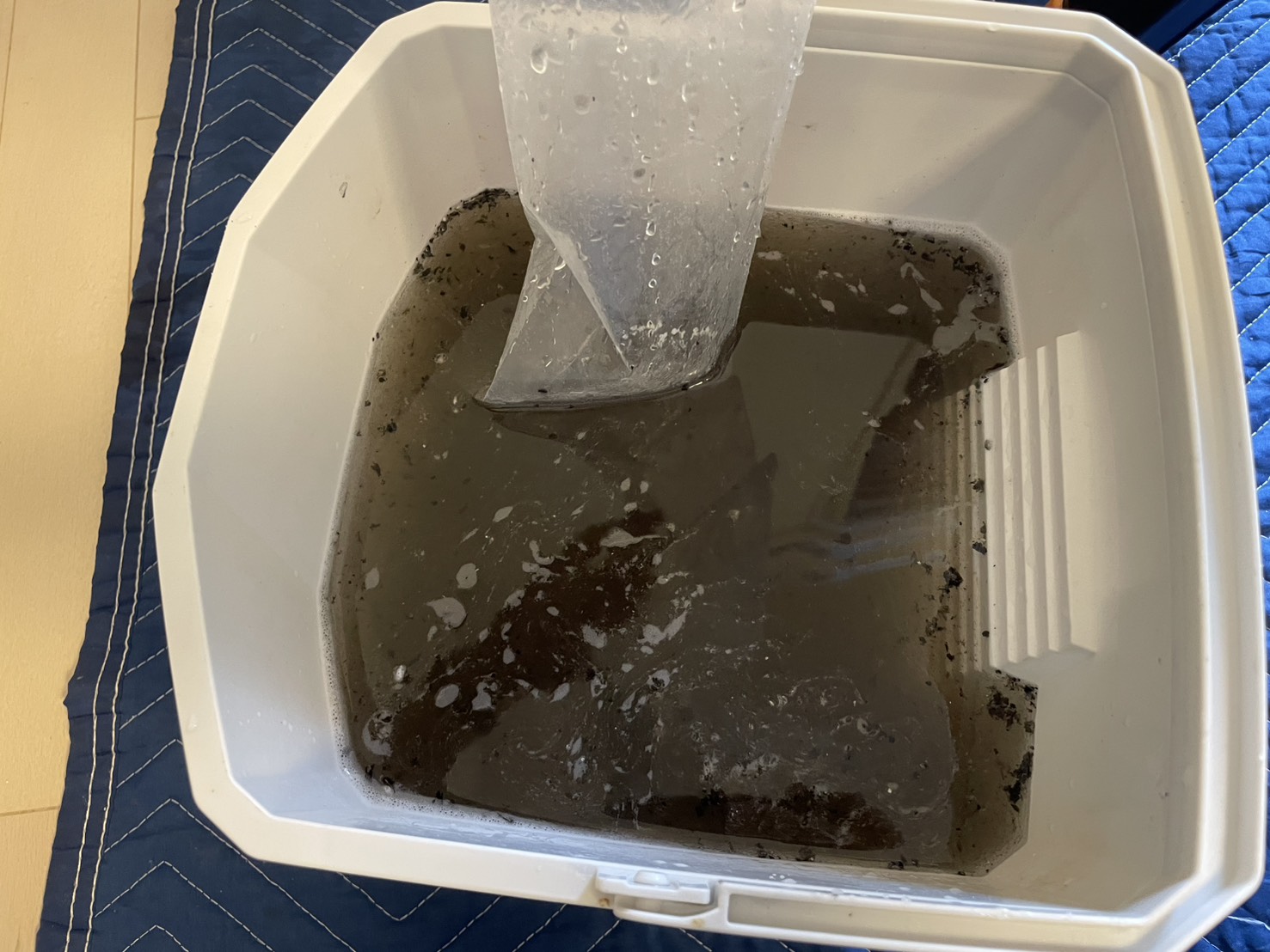 宝塚市中山桜台のエアコンクリーニング 洗浄後汚水