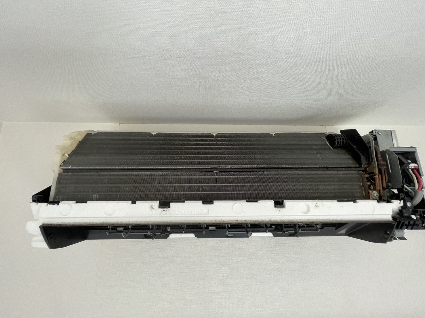 宝塚市小浜のエアコンクリーニング 熱交換器ビフォー 富士通ゼネラル AS-A227H