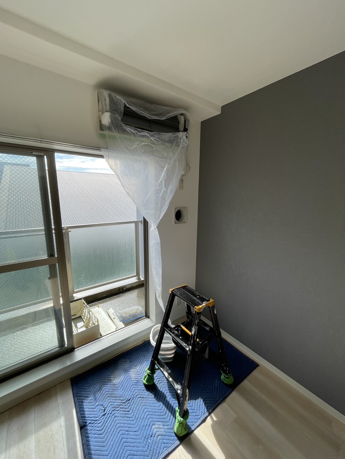 宝塚市仁川高台のエアコンクリーニング 洗浄の様子 三菱 MSZ-GV2816-W