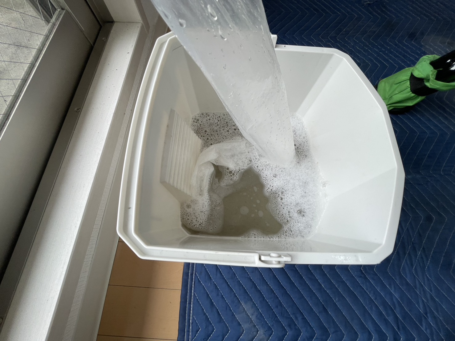 宝塚市鹿塩のエアコンクリーニング 洗浄後汚水