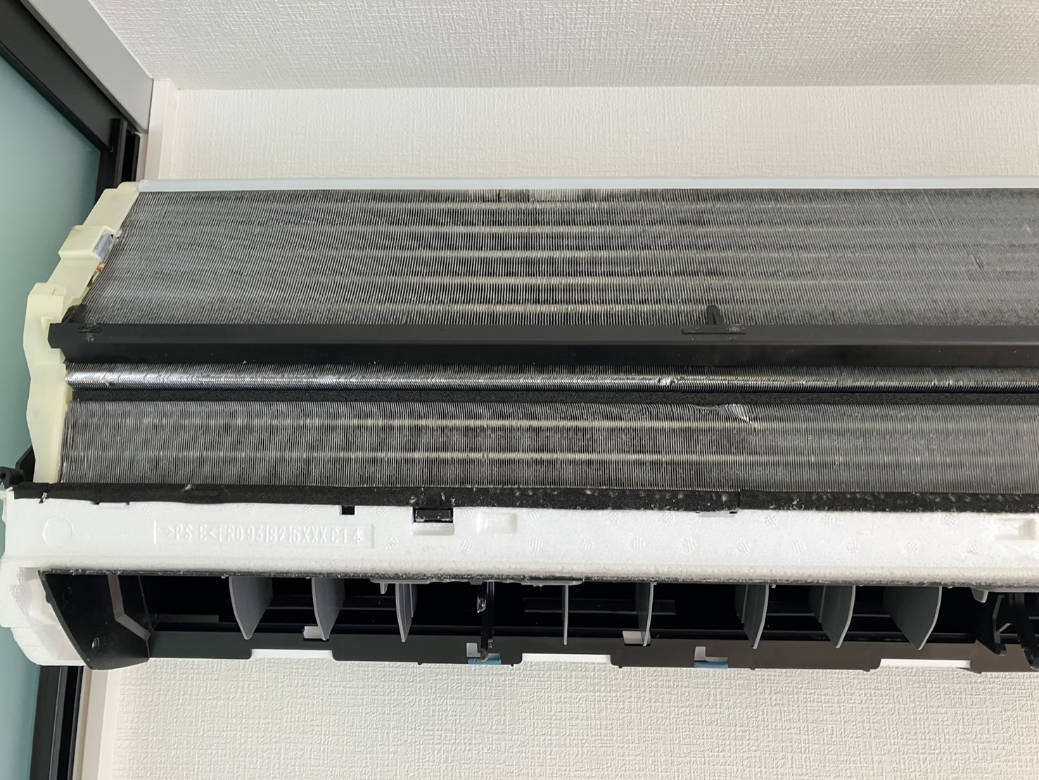 伊丹市荻野のエアコンクリーニング 熱交換器ビフォー 富士通ゼネラル AS-V403N-W