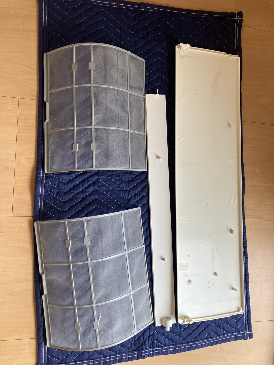 宝塚市安倉南のエアコンクリーニング 外装パーツビフォー 富士通ゼネラル AS-A363H