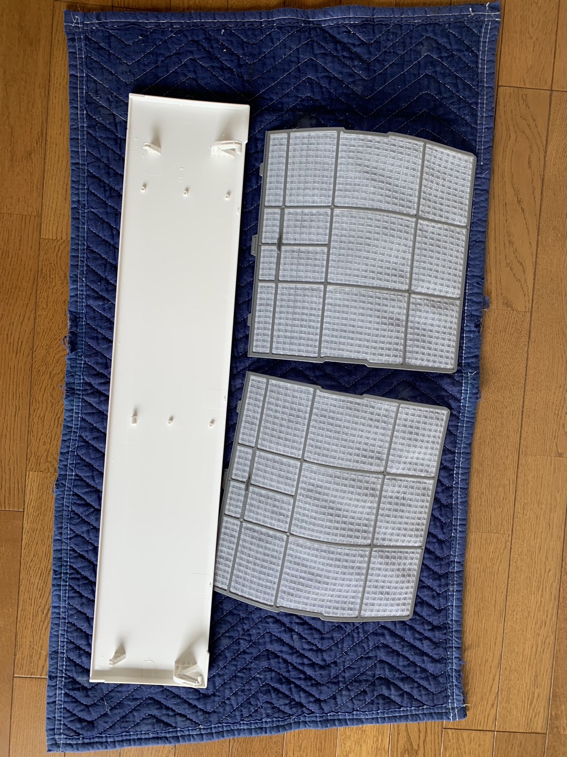 宝塚市逆瀬台のエアコンクリーニング 外装パーツアフター 日立 RAS-AJ2825S