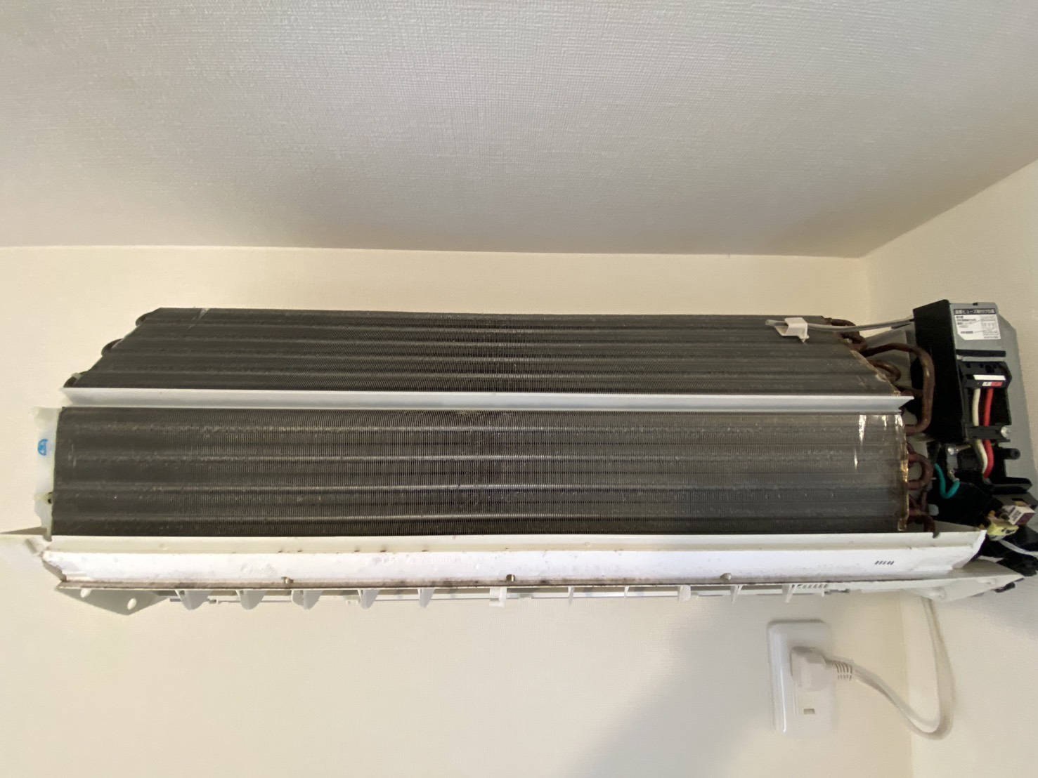 宝塚市口谷のエアコンクリーニング 熱交換器ビフォー パナソニック CS-360DFL2-W
