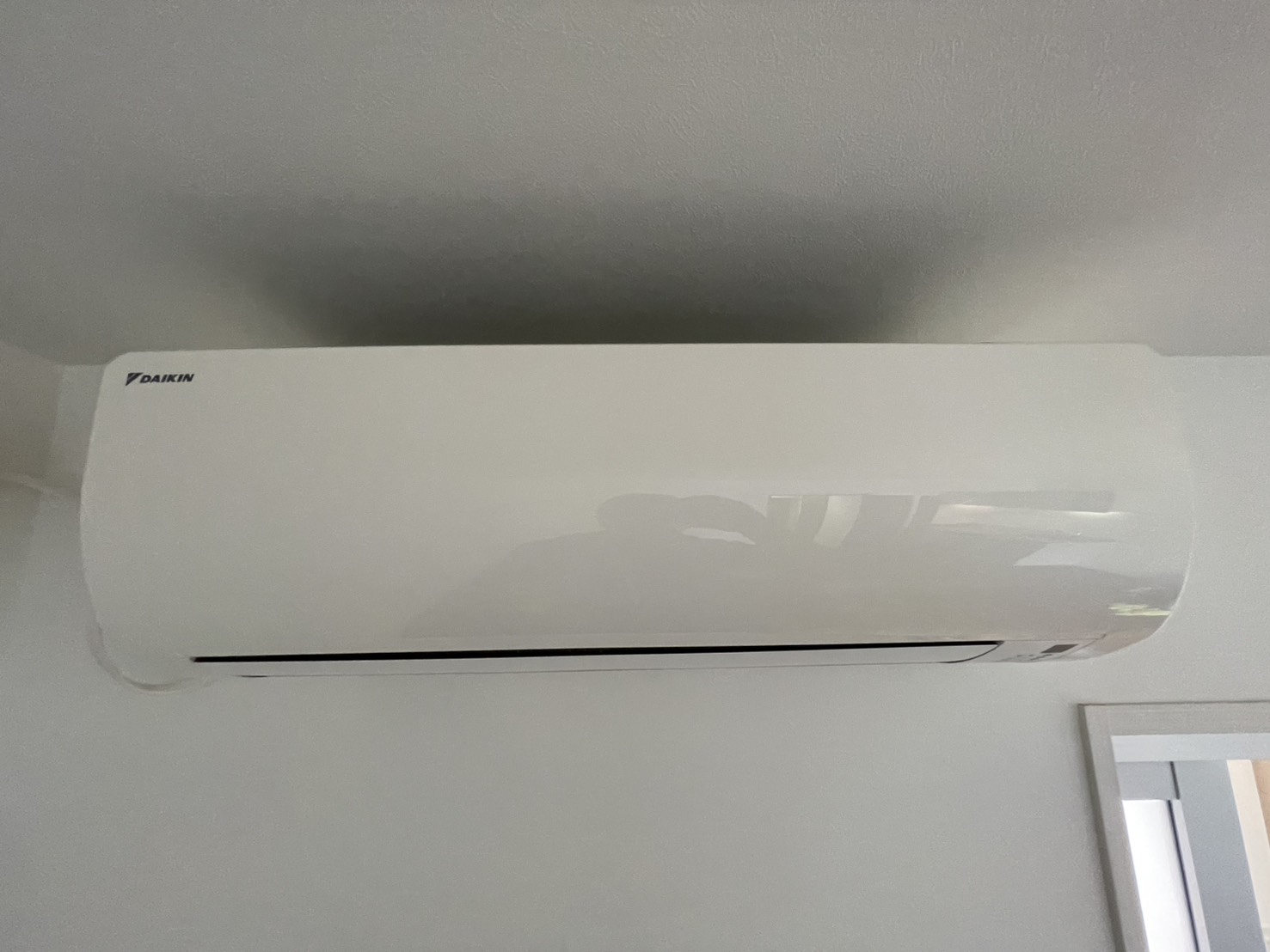 エアコンクリーニングを伊丹市荒牧で実施したダイキン F56XTEP-Wのエアコン本体