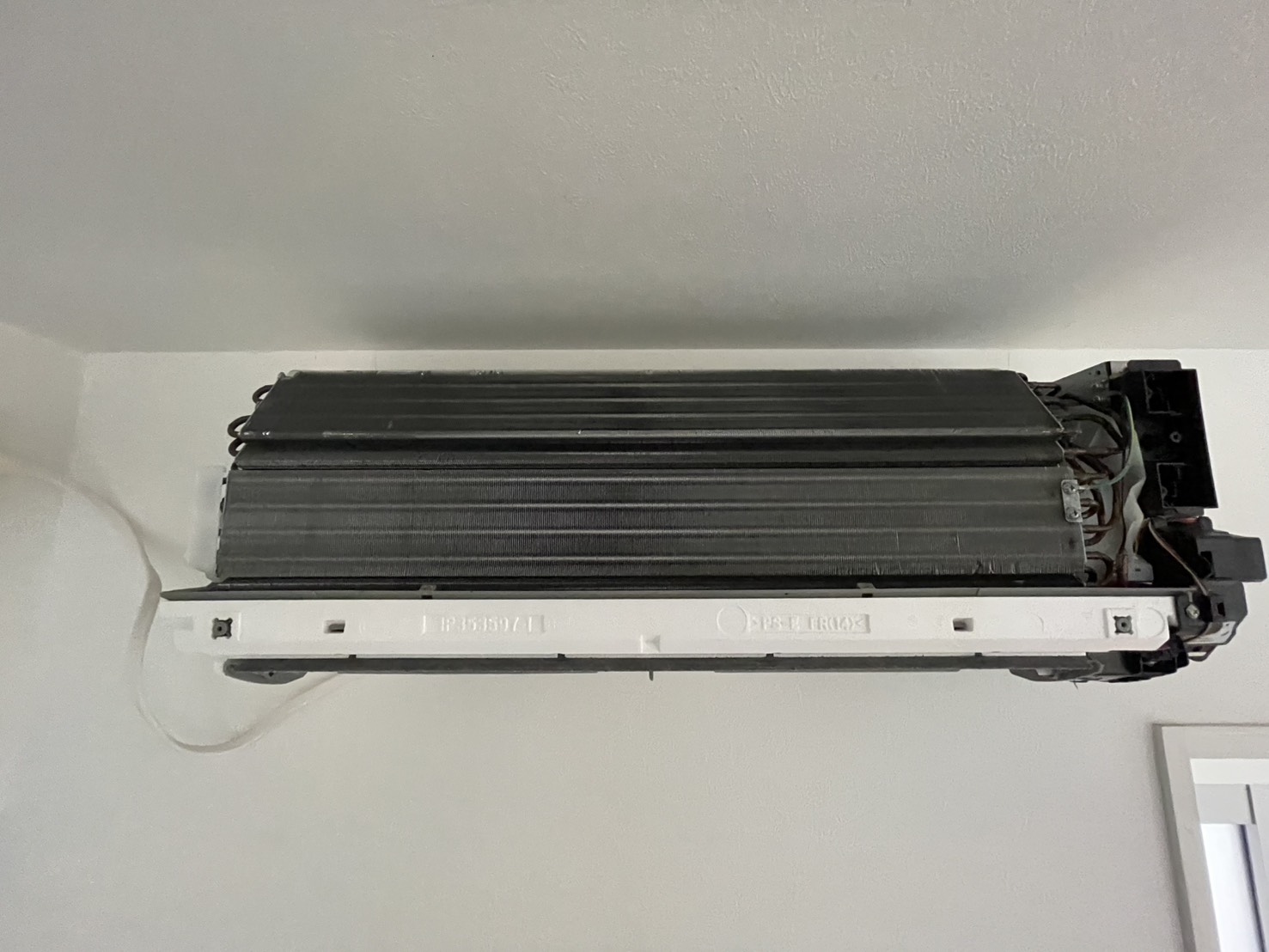 伊丹市荒牧のエアコンクリーニング 熱交換器アフター ダイキン F56XTEP-W