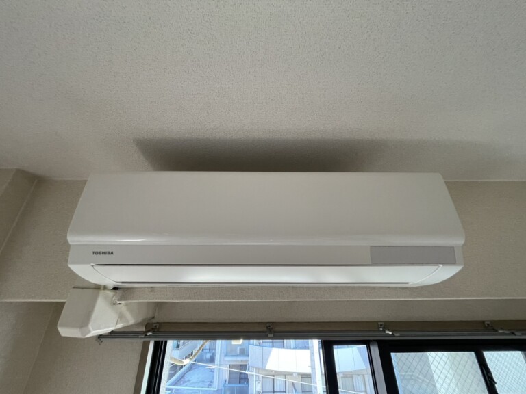 宝塚市雲雀丘でエアコン内部洗浄|送風ファンの溝に固まった汚れを残らず洗い流し